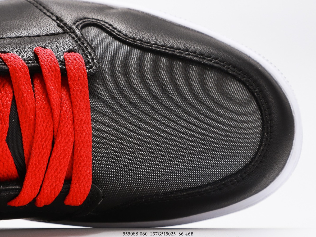 Air Jordan 1  Retro High
Black Satin Gym Red  555088-060