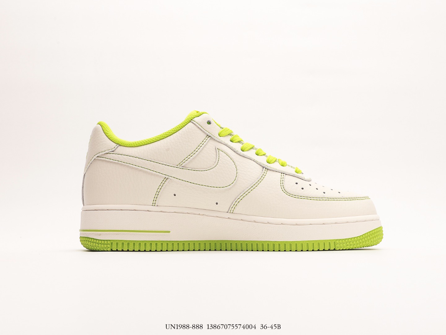 Invaincu x Nike Air Force 107 faible 